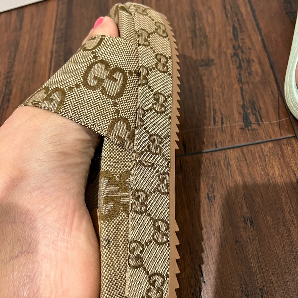 Platform slides will fit Womens size 9-9.5